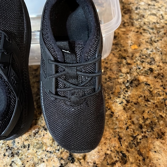 Puma toddler size 9 mesh slip on comfortable sneakers - Picture 4 of 4